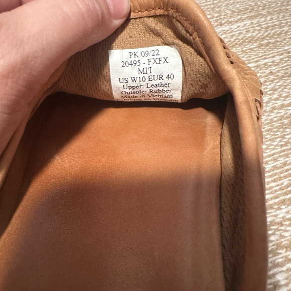 Olukai sandals 10 - Picture 5 of 6